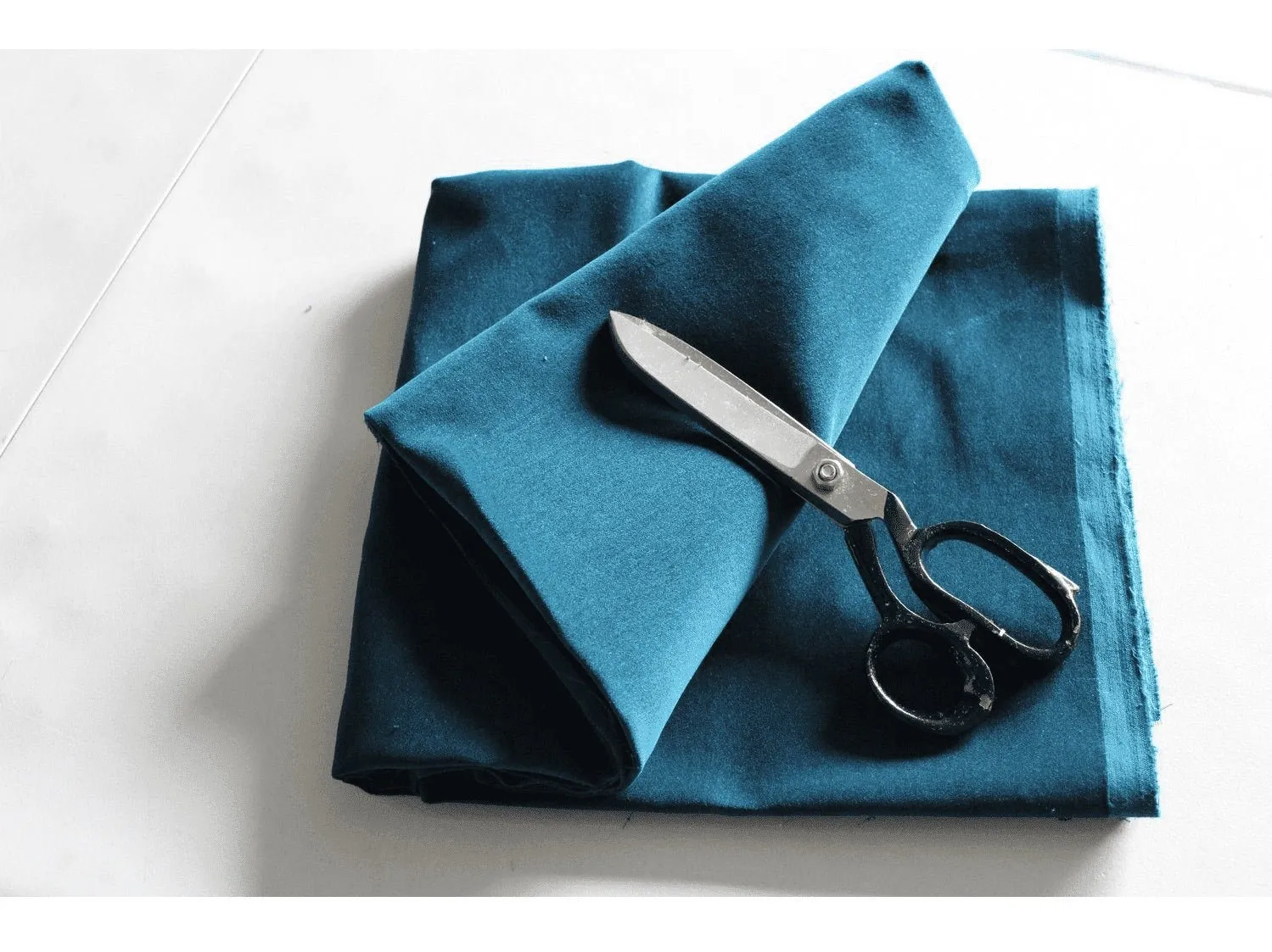 142cm wide TEAL Cotton Dressmaking Velvet / Velveteen - Light Weight - 230  gsm - 142 cms Wide Blue Green