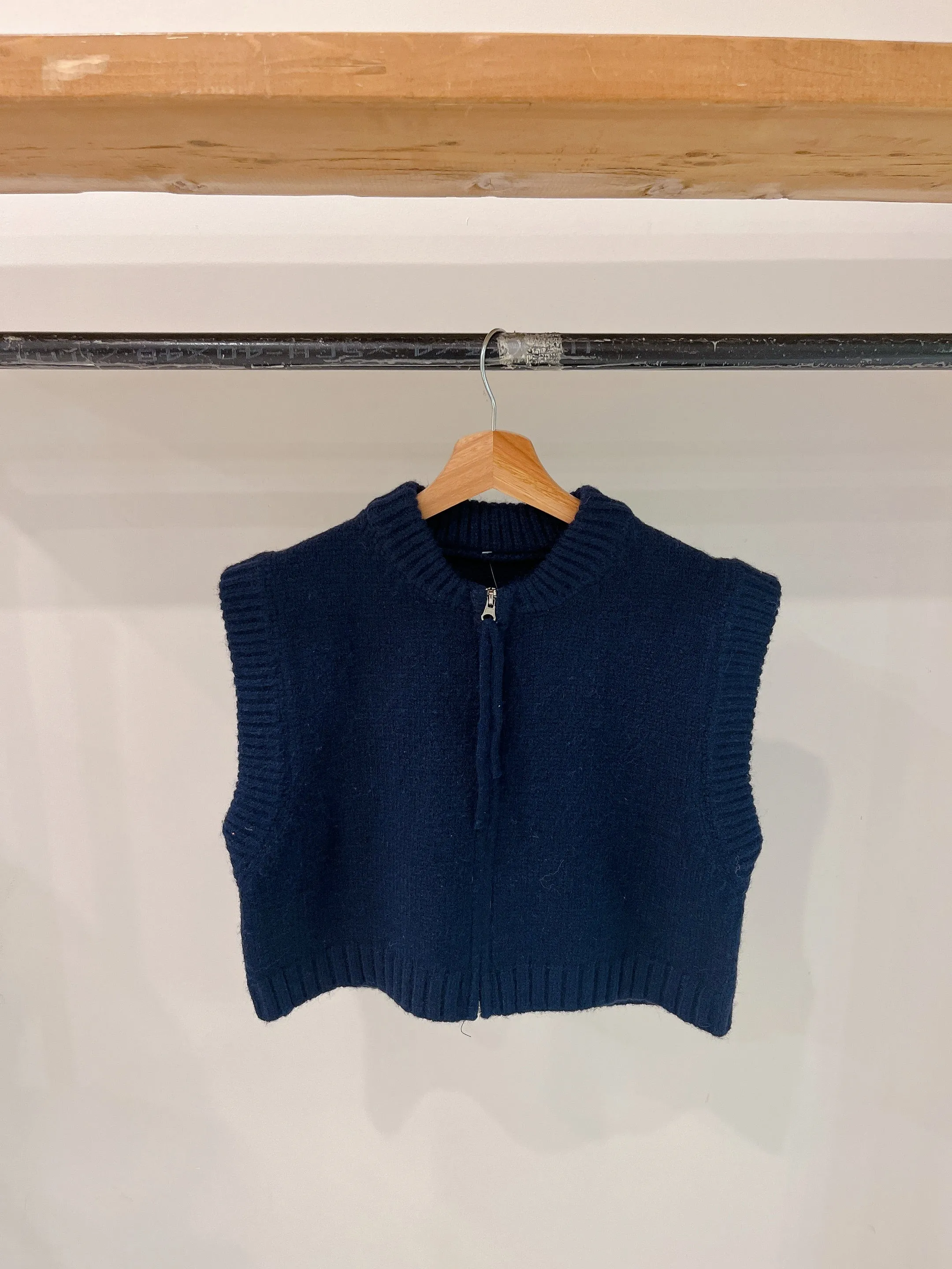 DISCO Cropped knit vest