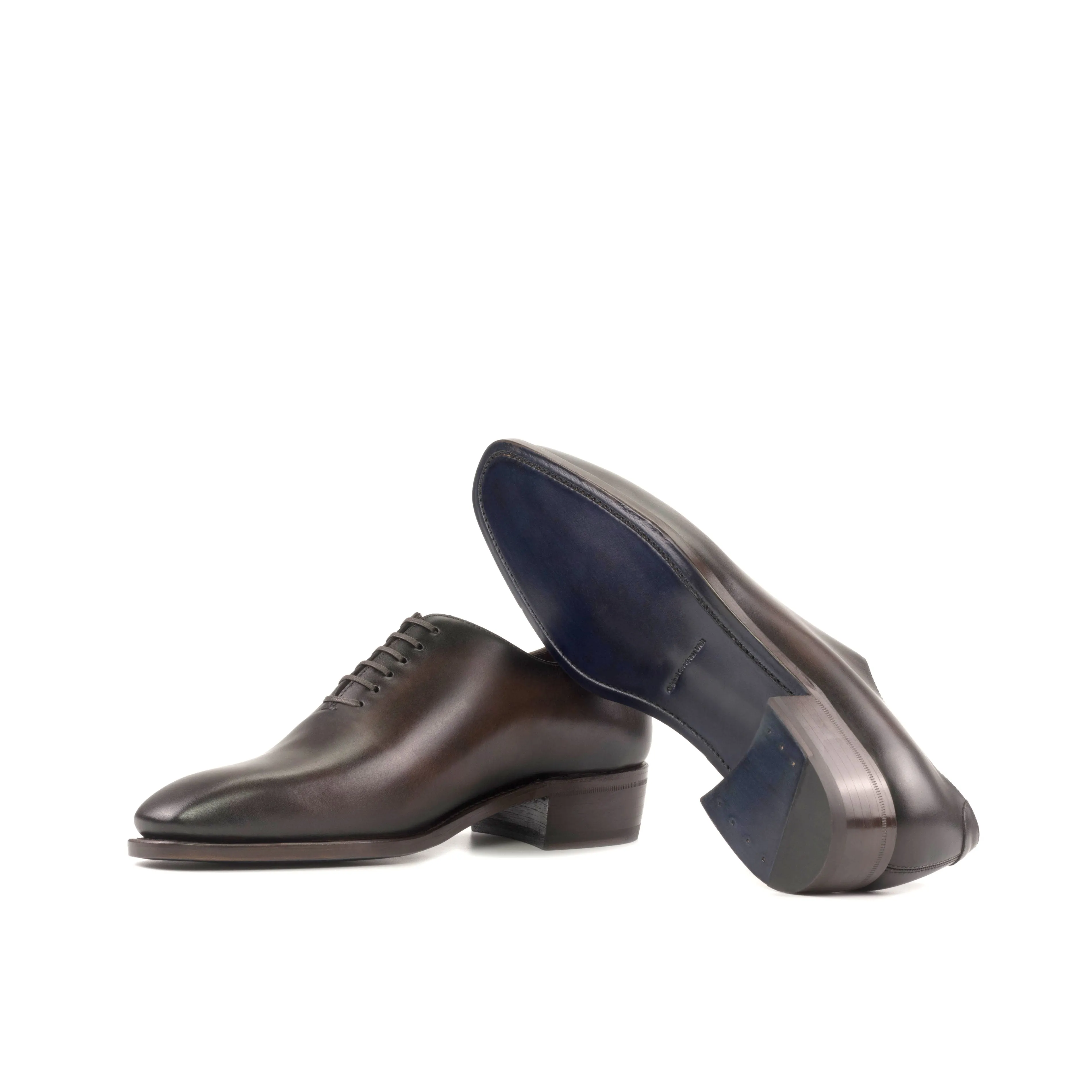 Elio wholecut shoes