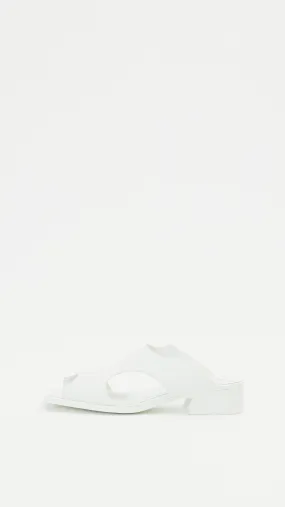 Fin Shoe in White