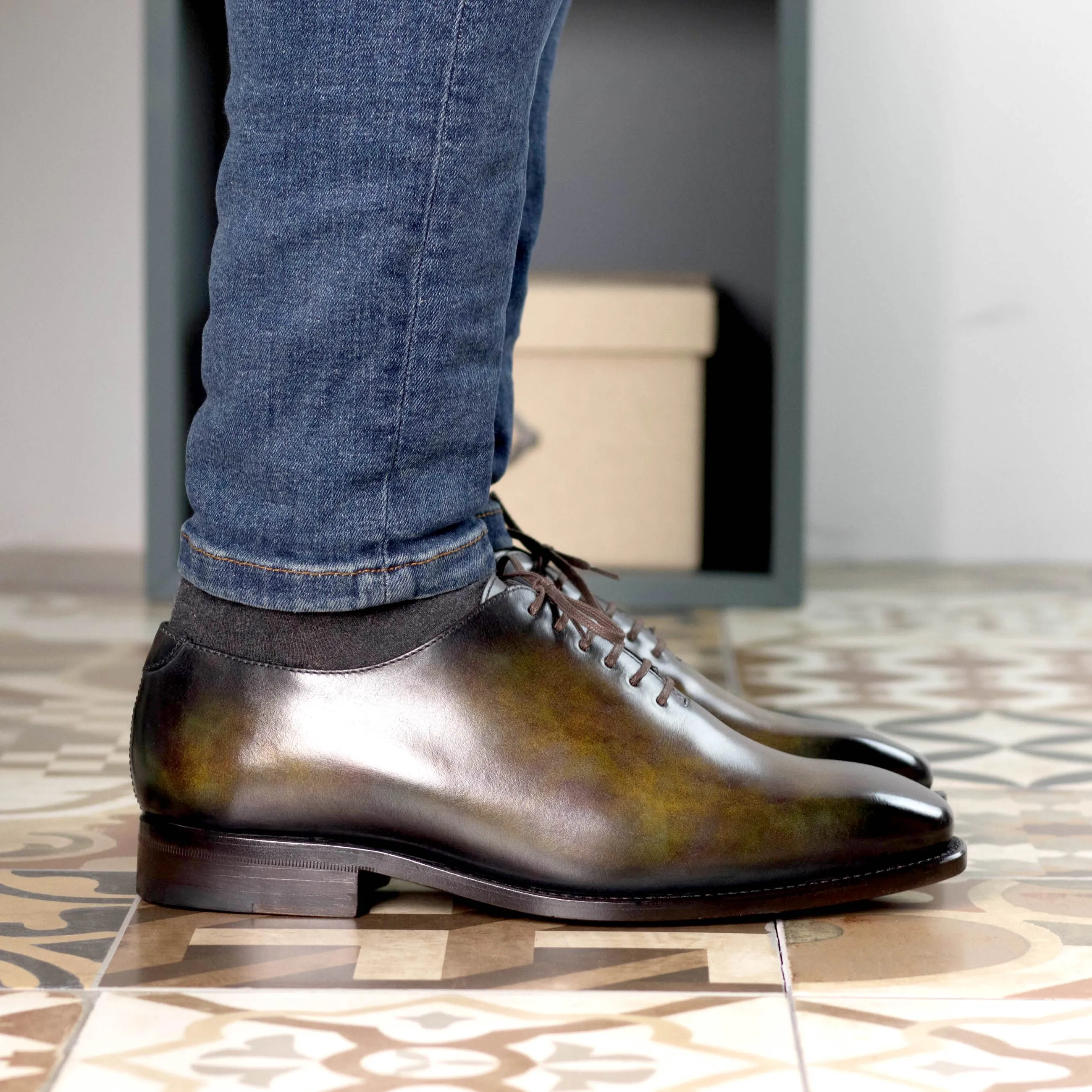 Javn Patina Wholecut shoes