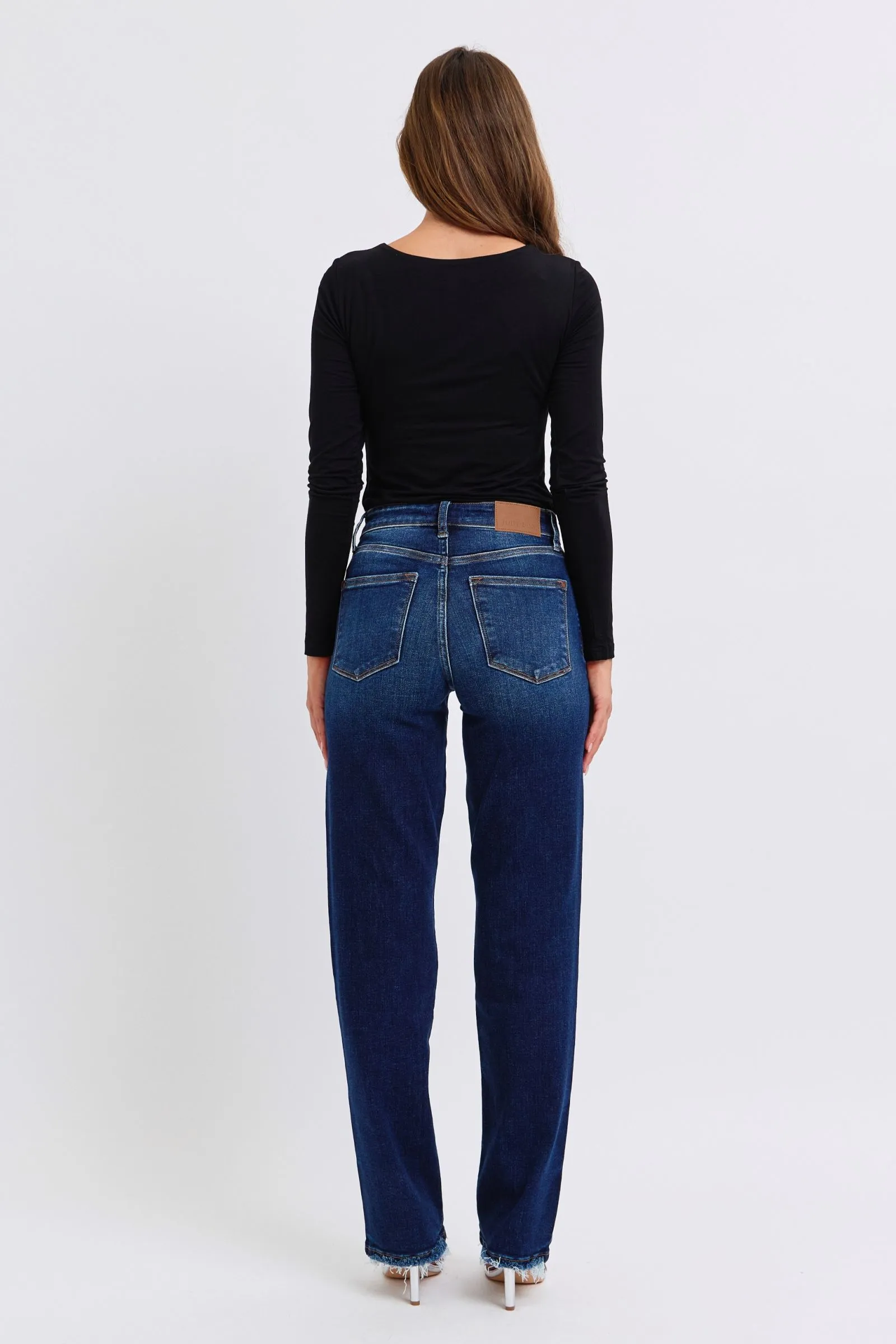Judy Blue - Mid Rise Straight Leg w/ Fray Hem Jeans - 82622