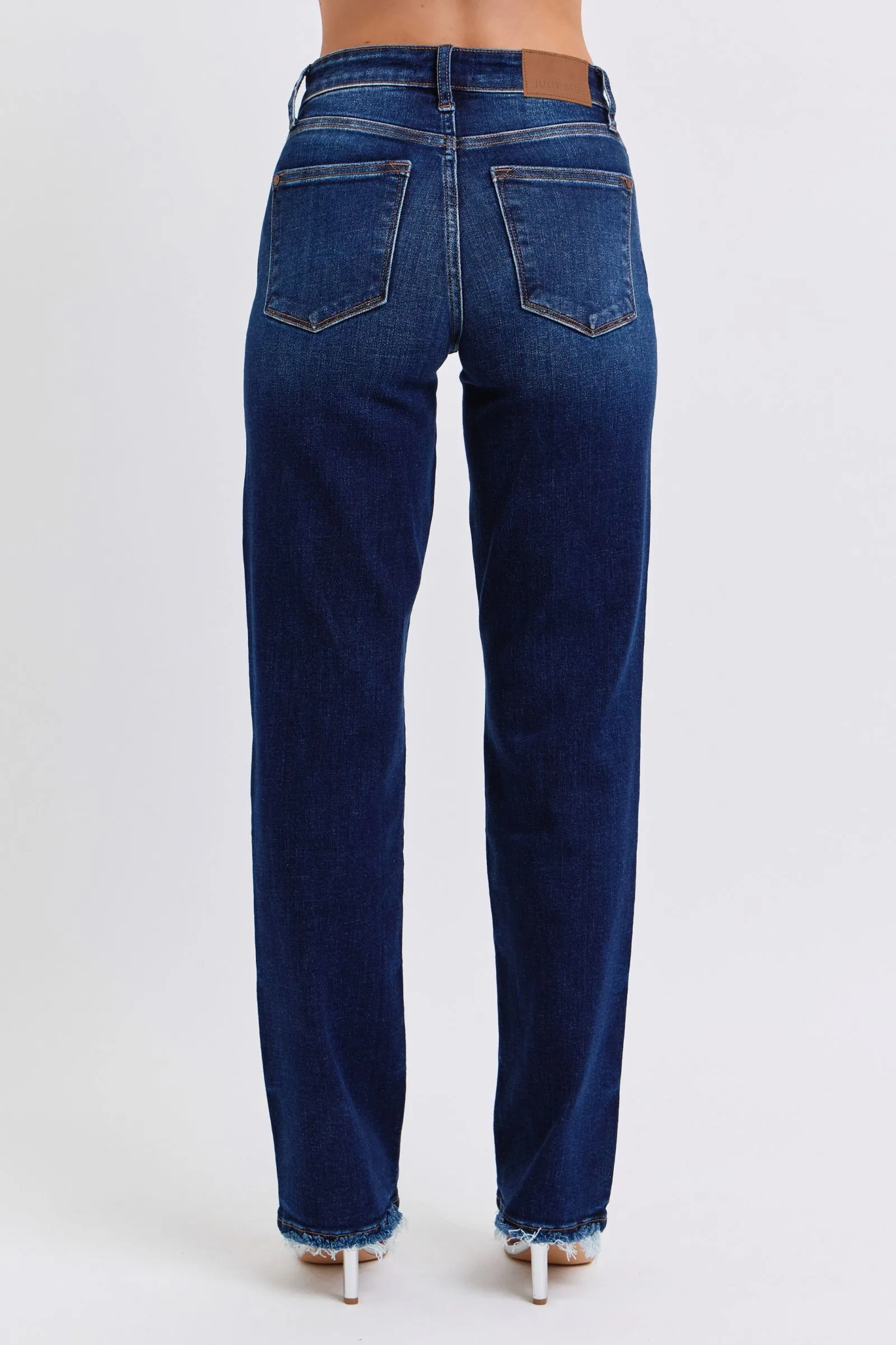 Judy Blue - Mid Rise Straight Leg w/ Fray Hem Jeans - 82622