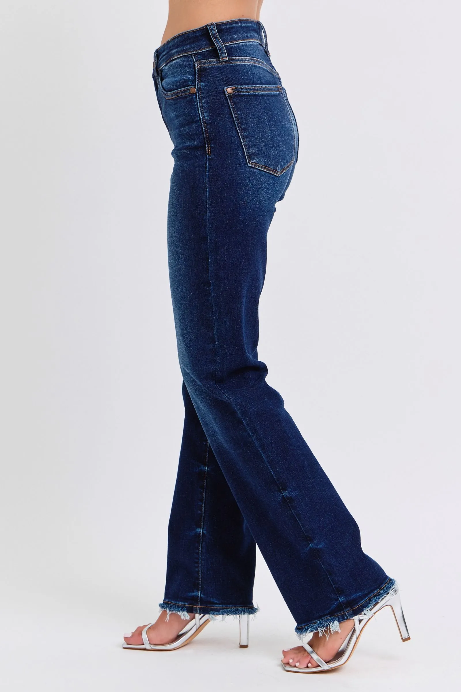 Judy Blue - Mid Rise Straight Leg w/ Fray Hem Jeans - 82622