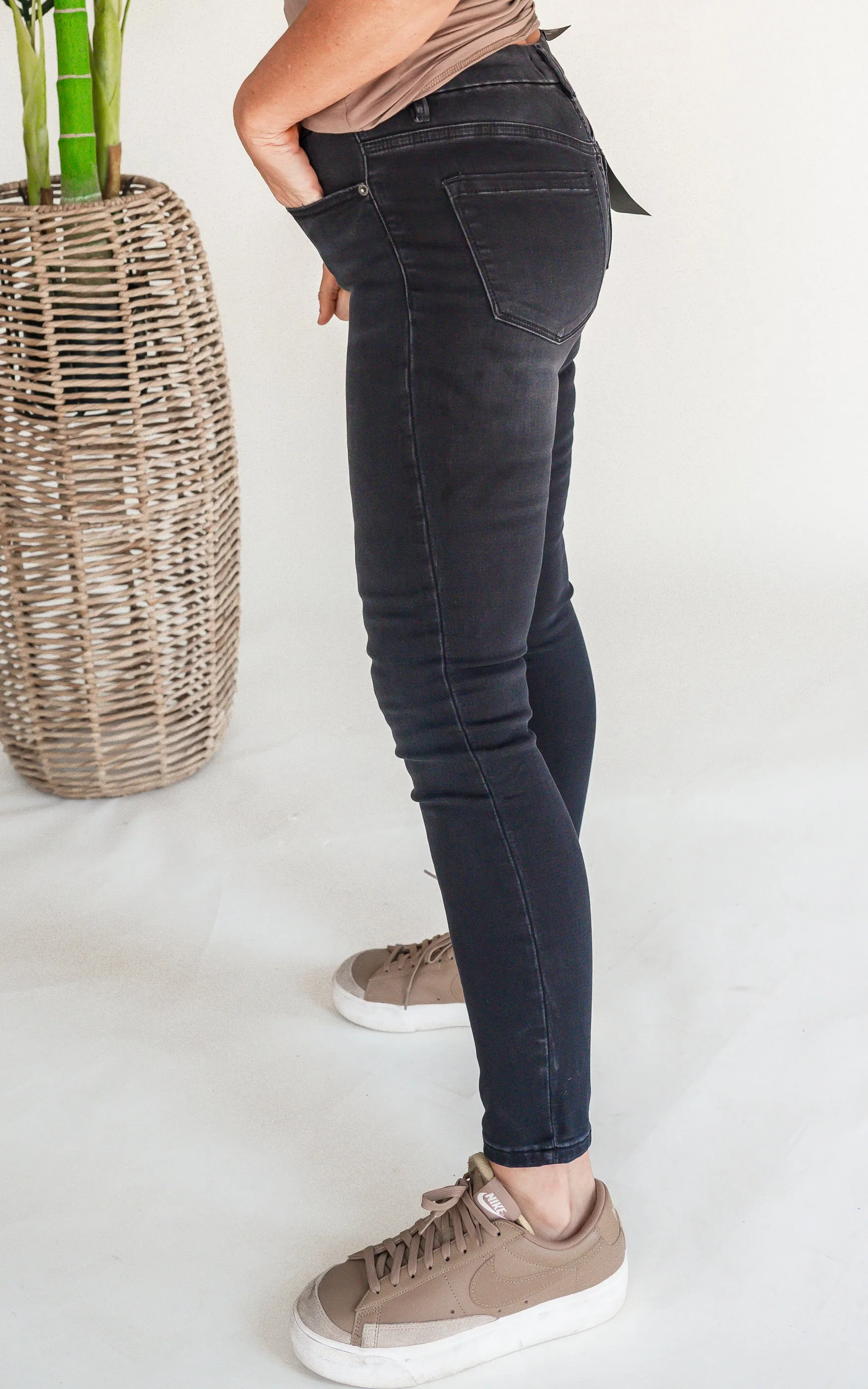 Mica | The Aniston Super Soft Mid-Rise Black Skinny Denim Jeans
