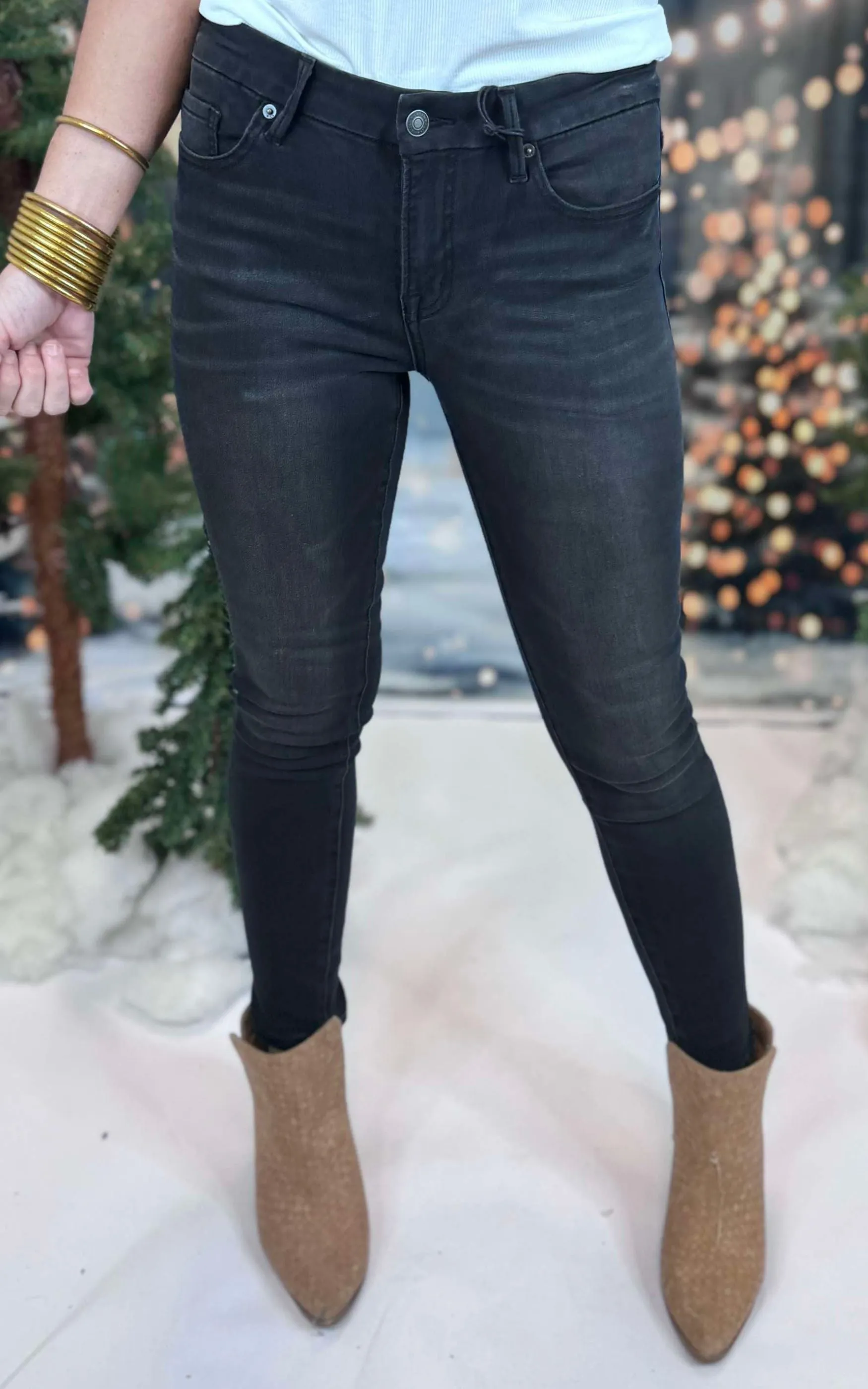 Mica | The Aniston Super Soft Mid-Rise Black Skinny Denim Jeans