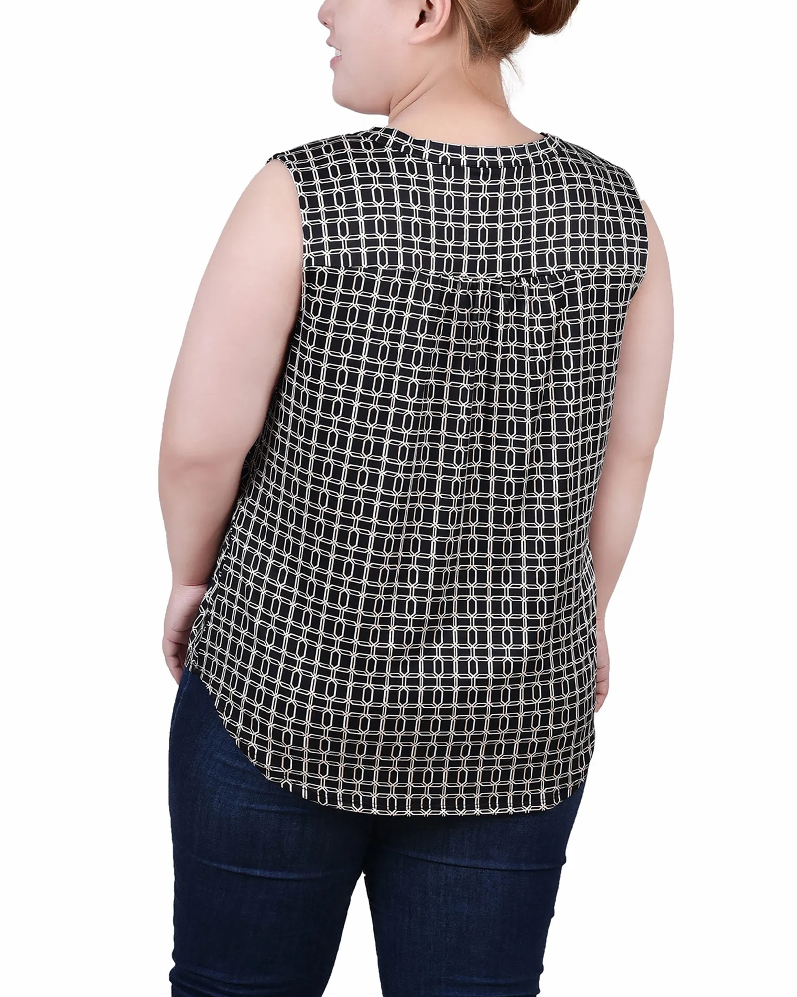 Plus Size Sleeveless Knit Y Neck Top