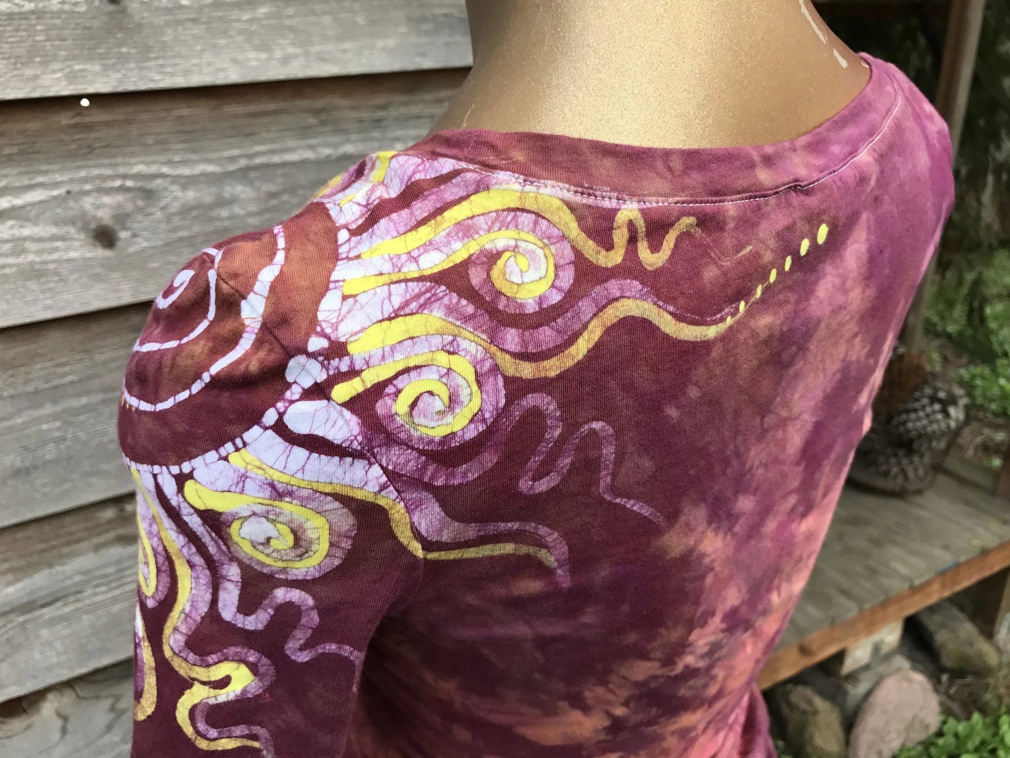 Sunshine On My Shoulders Sale Basket Batik Top