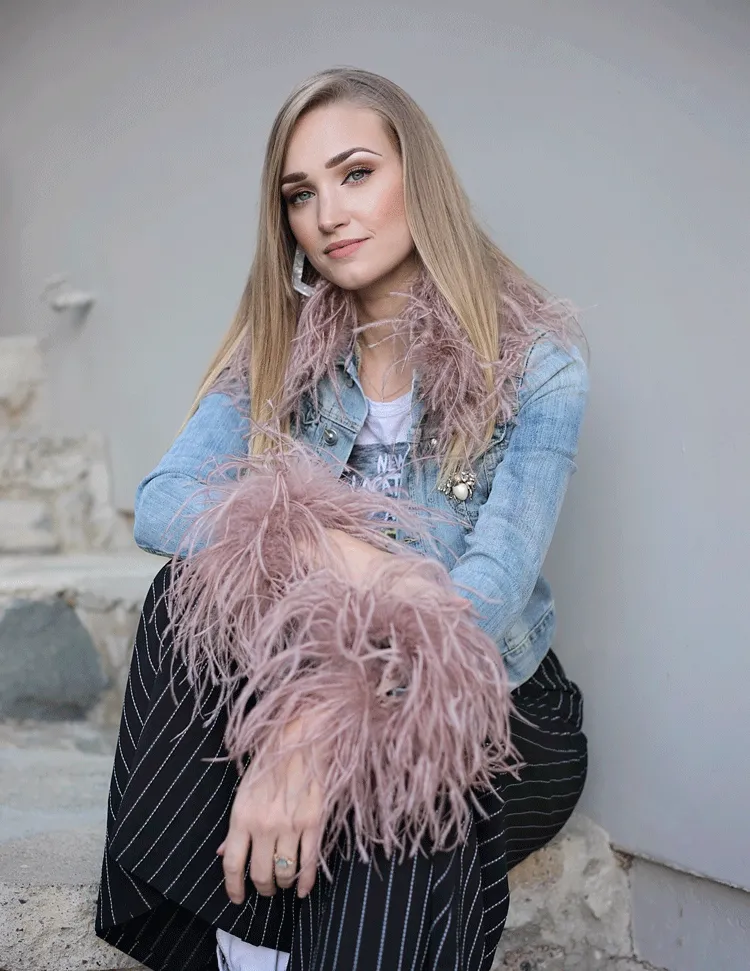 Victoire - Feather Collar and Cuffs in Taupe